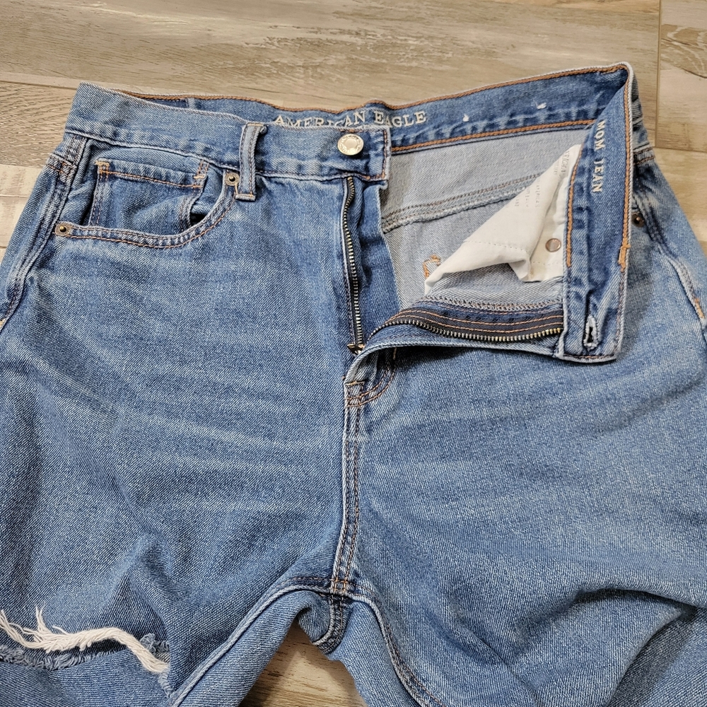 8 AE Ripped Mom Jean - Picture 3 of 7